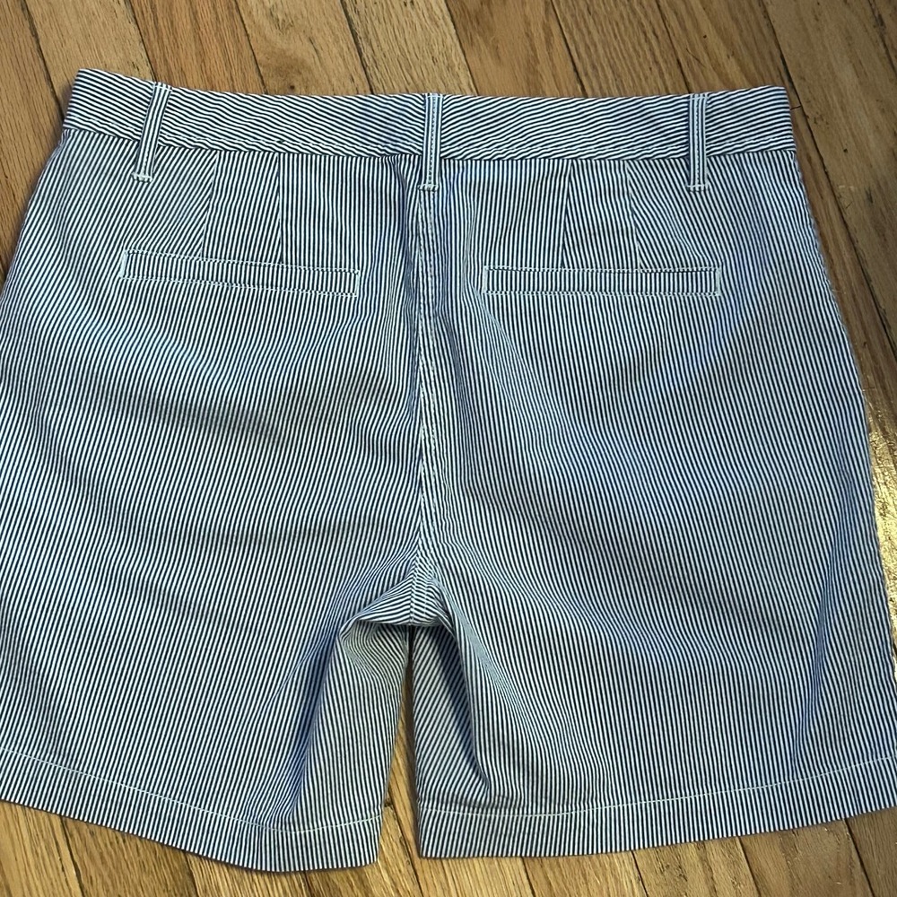 Talbots Girlfriend Chino Short‎ Seersucker Size 6 Bermuda Style - Picture 2 of 2